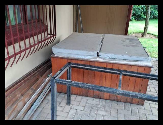 BUSINESS FOR SALE IN KEMPTON PARK
